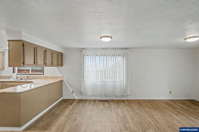 1135 Cedar Ln, Aumsville, OR 97325