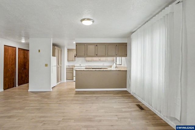 1135 Cedar Ln, Aumsville, OR 97325