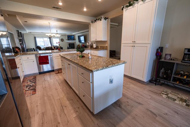 850 Miraggio Dr, Patterson, CA 95363