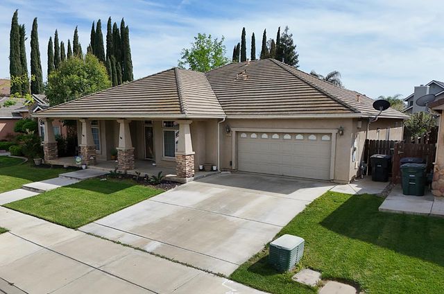 850 Miraggio Dr, Patterson, CA 95363