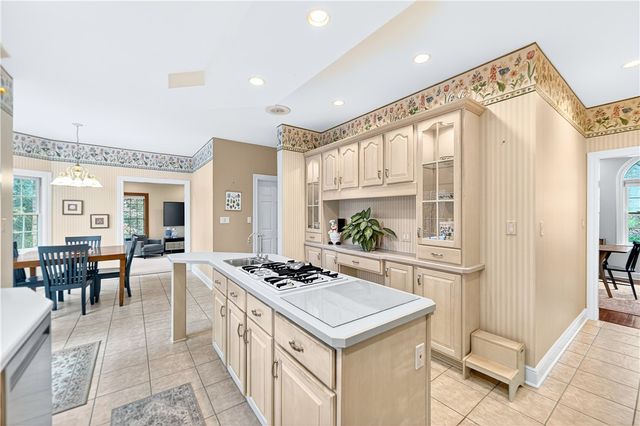 1613 Amicitia Ln, Franklin Park, PA 15143