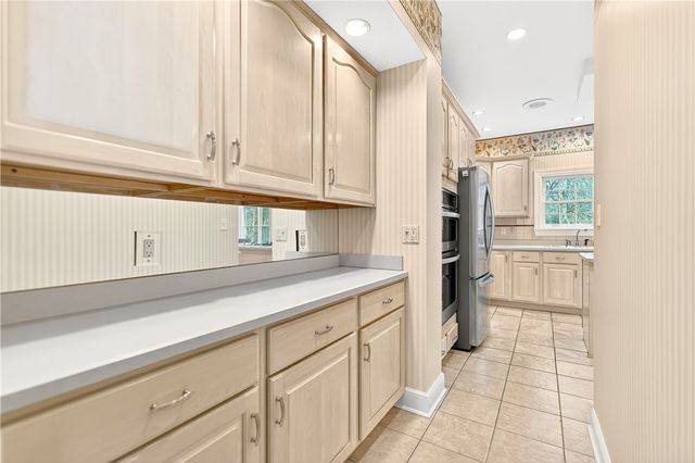 1613 Amicitia Ln, Franklin Park, PA 15143