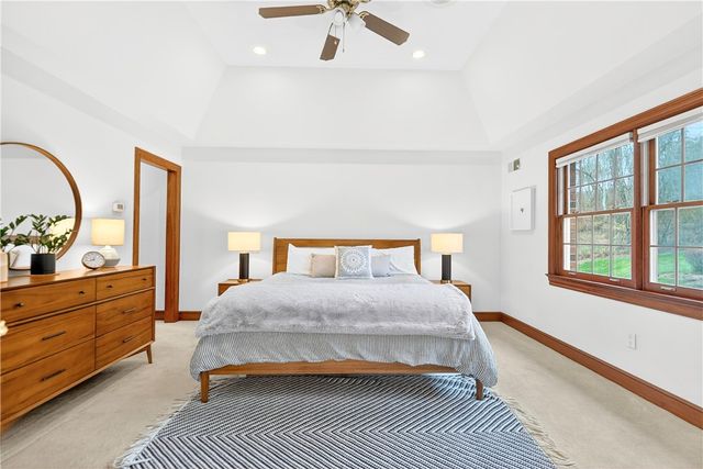 1613 Amicitia Ln, Franklin Park, PA 15143