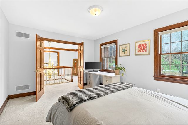 1613 Amicitia Ln, Franklin Park, PA 15143