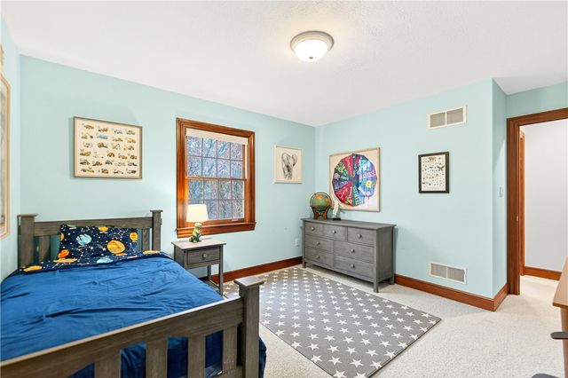 1613 Amicitia Ln, Franklin Park, PA 15143