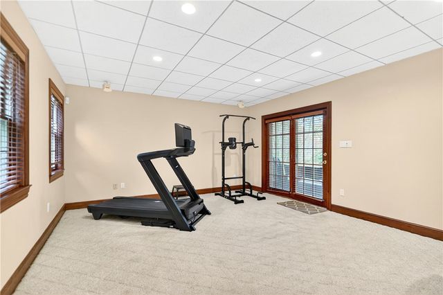 1613 Amicitia Ln, Franklin Park, PA 15143