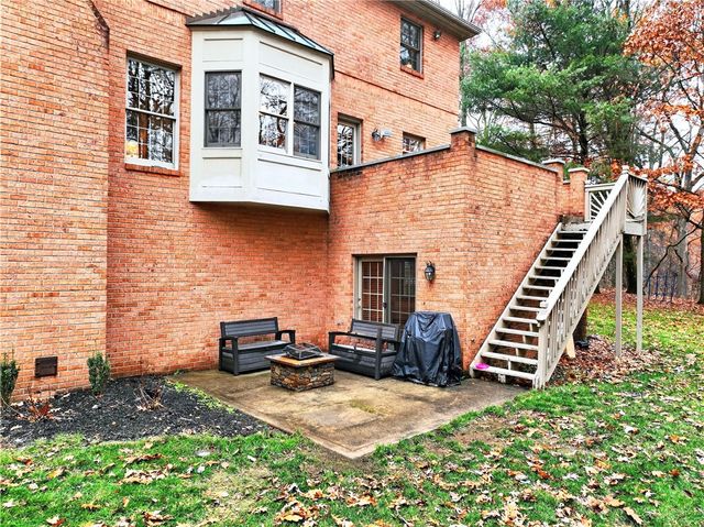 1613 Amicitia Ln, Franklin Park, PA 15143