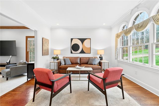 1613 Amicitia Ln, Franklin Park, PA 15143