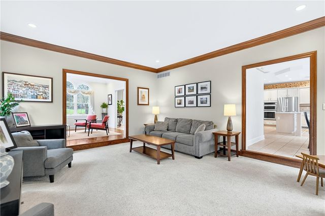 1613 Amicitia Ln, Franklin Park, PA 15143