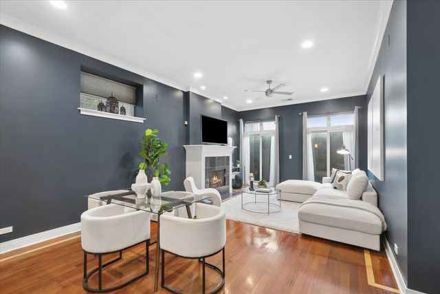 1543 W Sherwin Avenue GW, Chicago, IL 60626