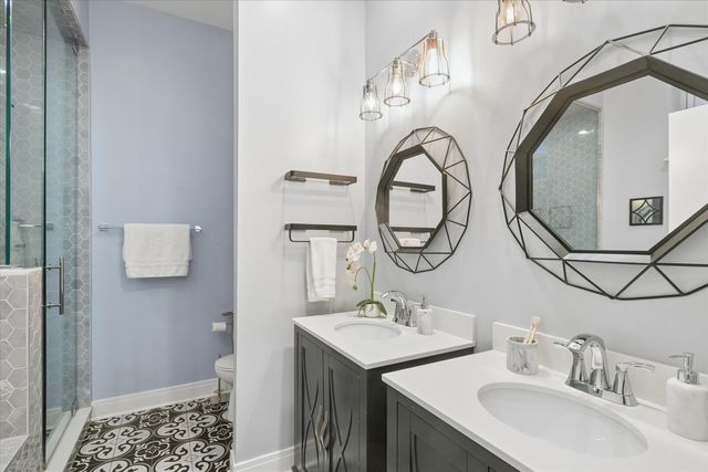 1543 W Sherwin Avenue GW, Chicago, IL 60626