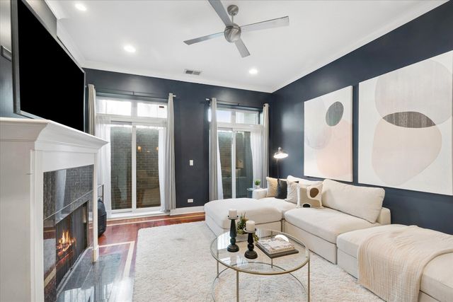 1543 W Sherwin Avenue GW, Chicago, IL 60626