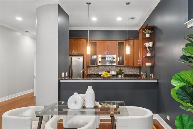 1543 W Sherwin Avenue GW, Chicago, IL 60626