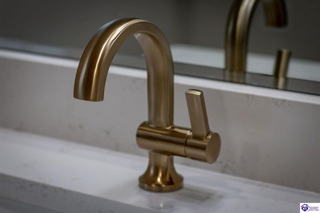 116 Brookhaven Drive, Vine Grove, KY 40175