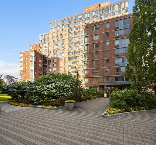 425 Main St Apt 3N, New York City, NY 10044