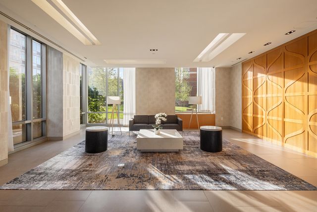 425 Main St Apt 3N, New York City, NY 10044