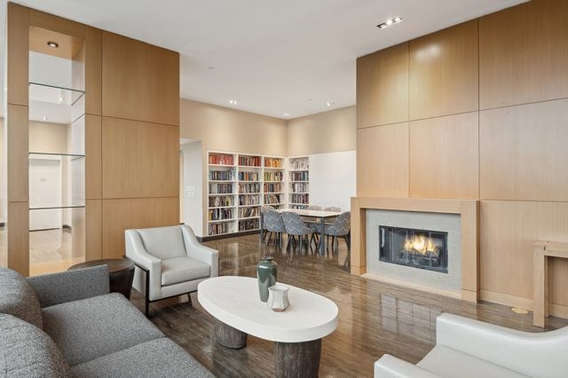 425 Main St Apt 3N, New York City, NY 10044