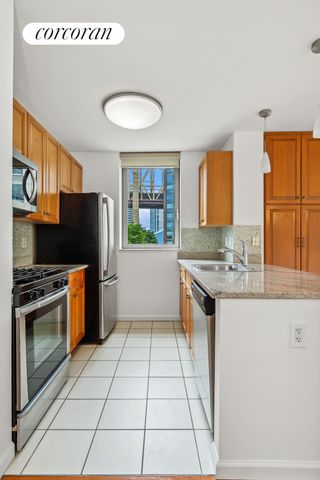 425 Main St Apt 3N, New York City, NY 10044