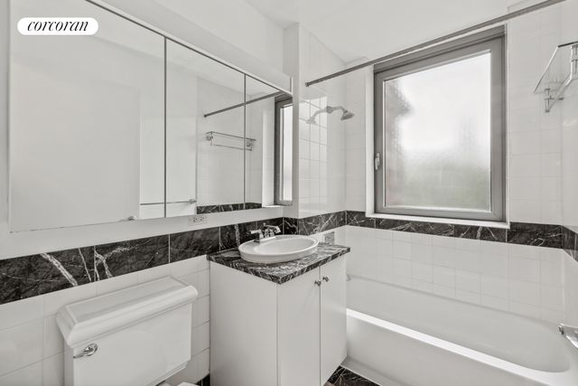 425 Main St Apt 3N, New York City, NY 10044
