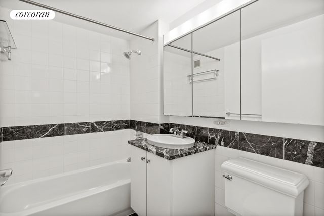 425 Main St Apt 3N, New York City, NY 10044