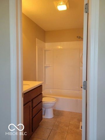 12718 Hannah Hill Road, Fishers, IN 46037