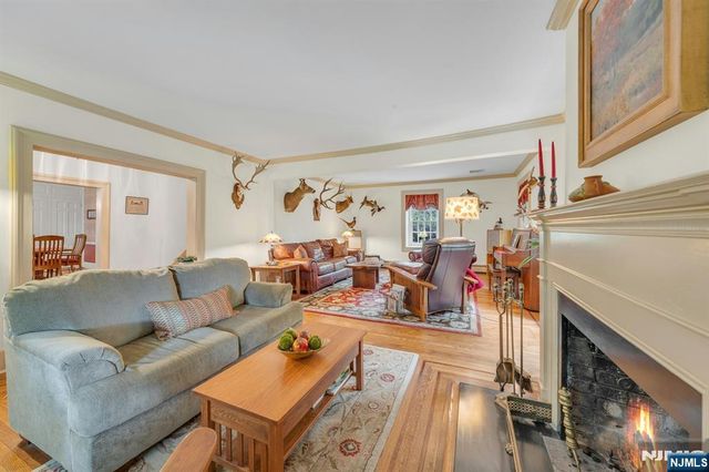 142 Pascack Road, Park Ridge, NJ 07656
