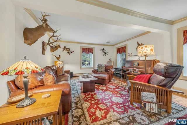 142 Pascack Road, Park Ridge, NJ 07656