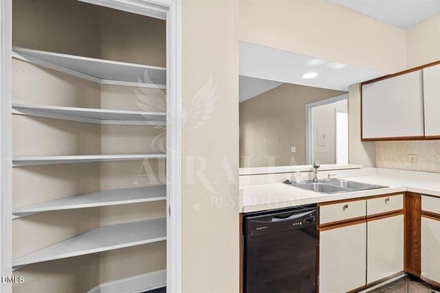 6121 Sunpointe Drive 103, Raleigh, NC 27606