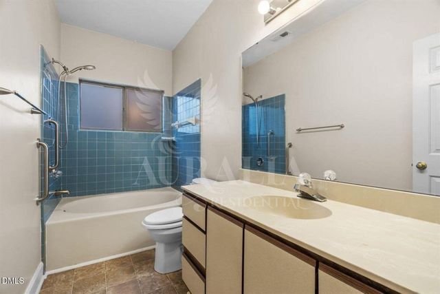6121 Sunpointe Drive 103, Raleigh, NC 27606
