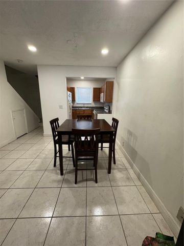 2452 Taylor St 204, Hollywood, FL 33020