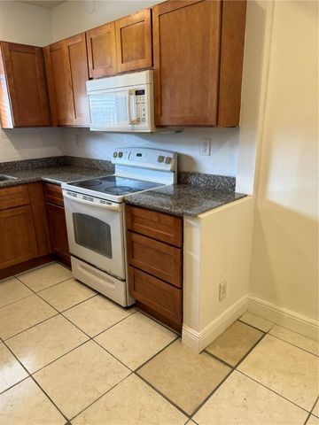 2452 Taylor St 204, Hollywood, FL 33020