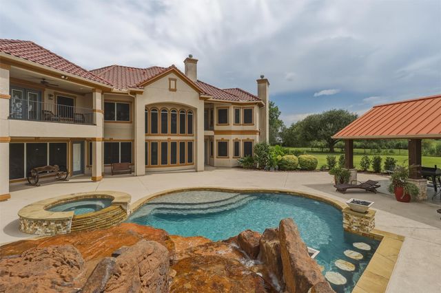 2702 Drs Drive, Richmond, TX 77406