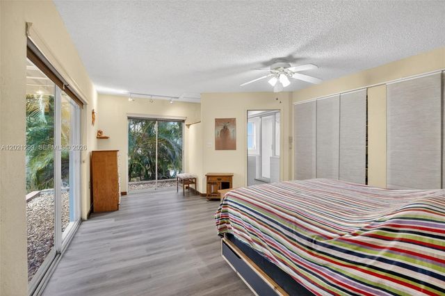 2048 SW 28th Ter, Fort Lauderdale, FL 33312