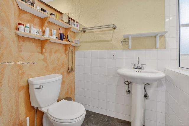 2048 SW 28th Ter, Fort Lauderdale, FL 33312
