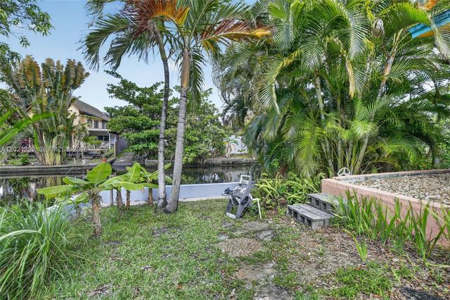 2048 SW 28th Ter, Fort Lauderdale, FL 33312
