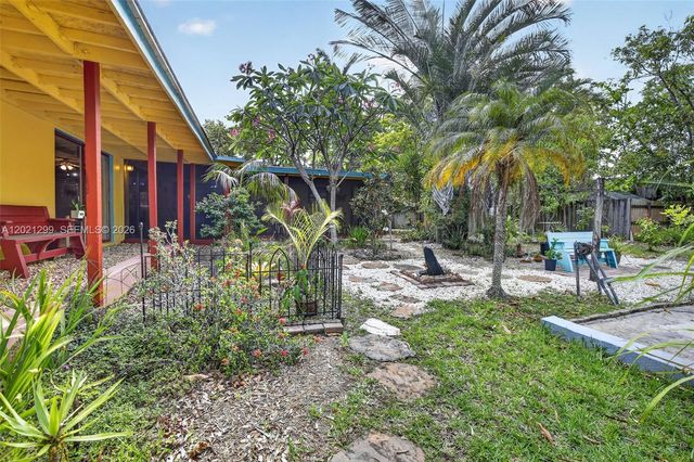 2048 SW 28th Ter, Fort Lauderdale, FL 33312