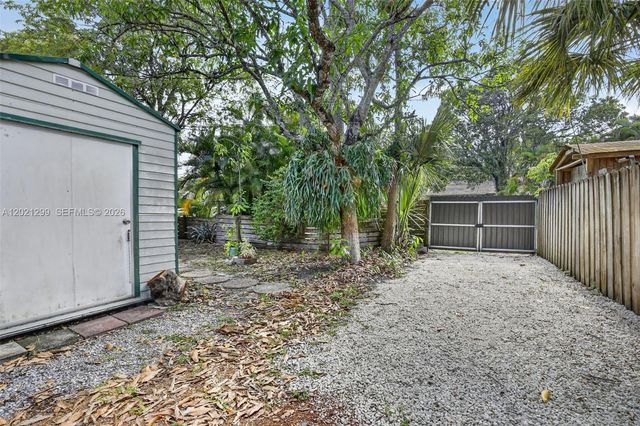 2048 SW 28th Ter, Fort Lauderdale, FL 33312