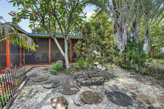 2048 SW 28th Ter, Fort Lauderdale, FL 33312