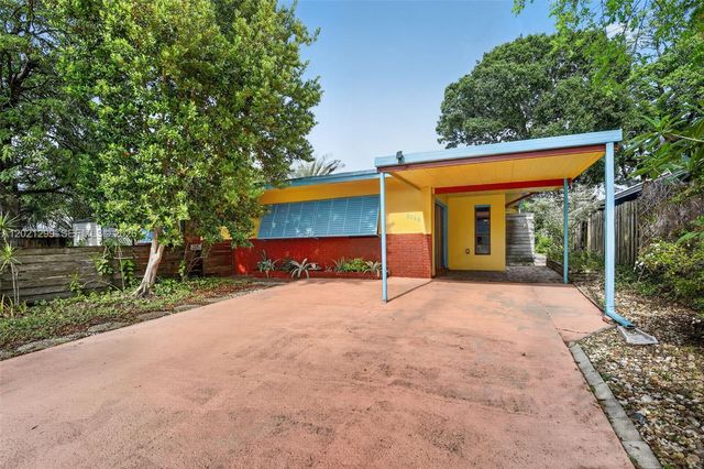 2048 SW 28th Ter, Fort Lauderdale, FL 33312