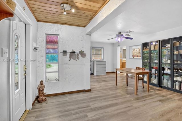2048 SW 28th Ter, Fort Lauderdale, FL 33312