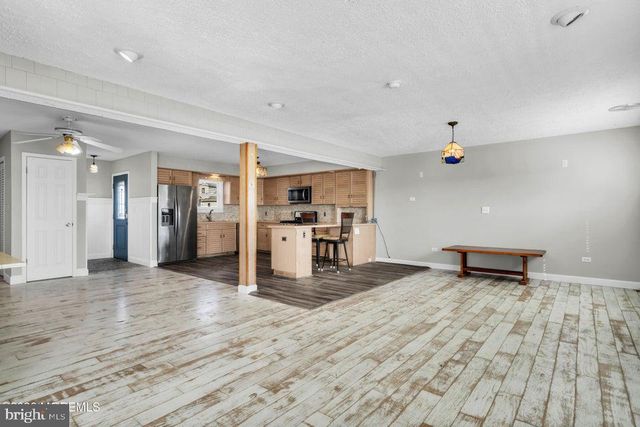 143 S CAPTAINS DR, Tuckerton, NJ 08087