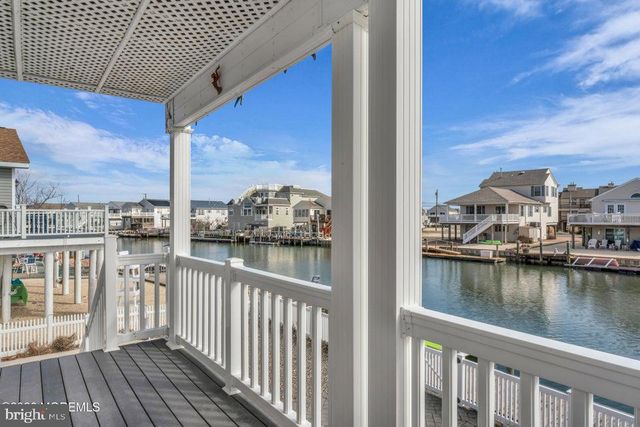 143 S CAPTAINS DR, Tuckerton, NJ 08087