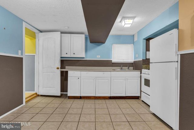 143 S CAPTAINS DR, Tuckerton, NJ 08087