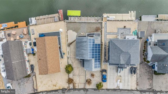 143 S CAPTAINS DR, Tuckerton, NJ 08087