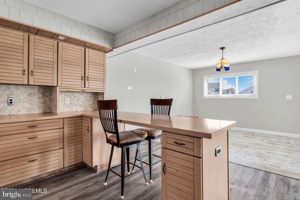 Image 14 of property listing at 143 S CAPTAINS DR, Tuckerton, NJ 08087