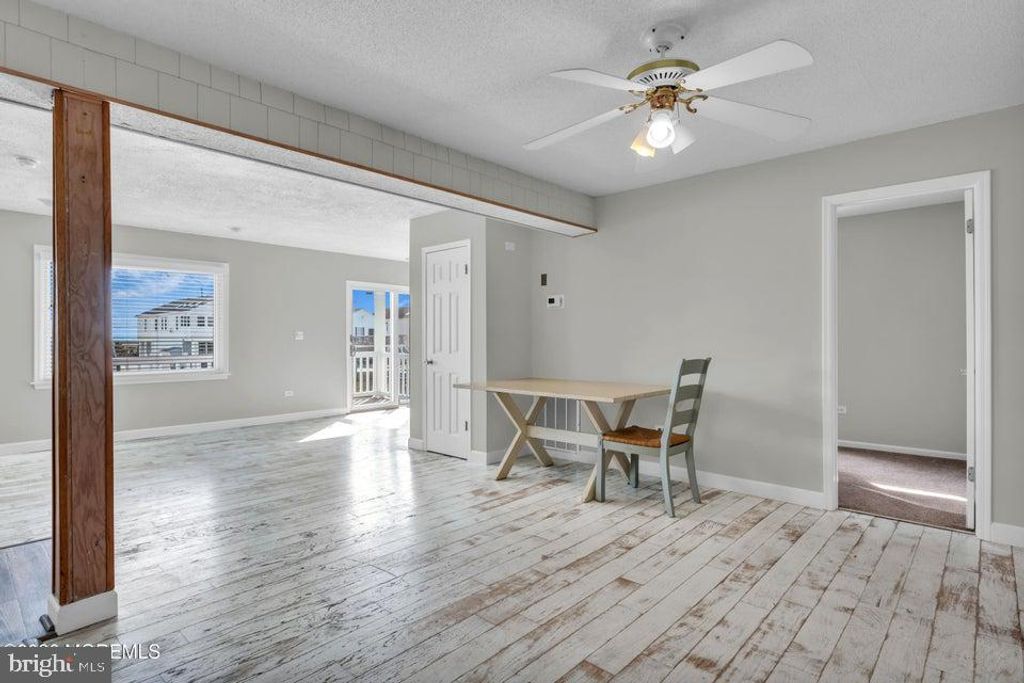 Image 16 of property listing at 143 S CAPTAINS DR, Tuckerton, NJ 08087