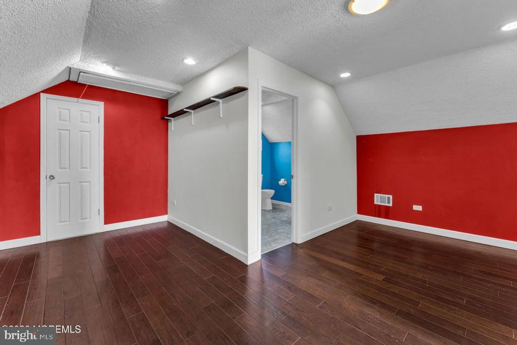 Image 30 of property listing at 143 S CAPTAINS DR, Tuckerton, NJ 08087