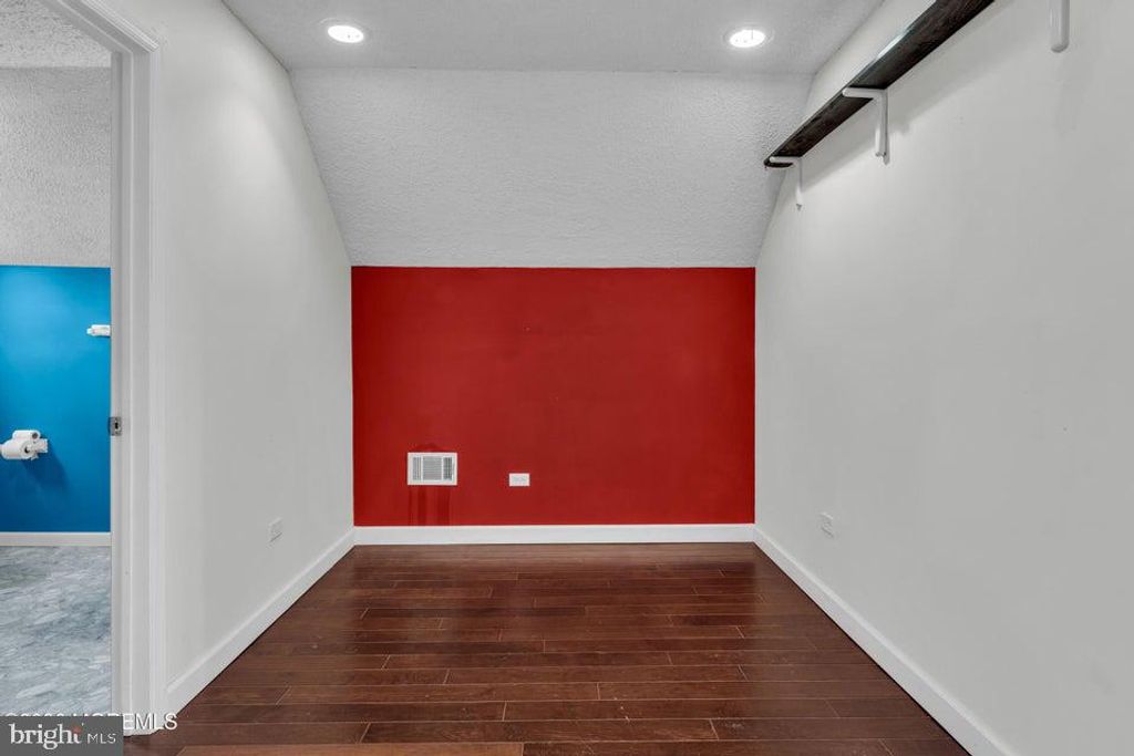 Image 31 of property listing at 143 S CAPTAINS DR, Tuckerton, NJ 08087