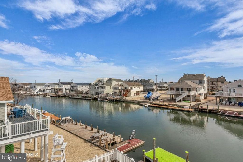 Image 36 of property listing at 143 S CAPTAINS DR, Tuckerton, NJ 08087