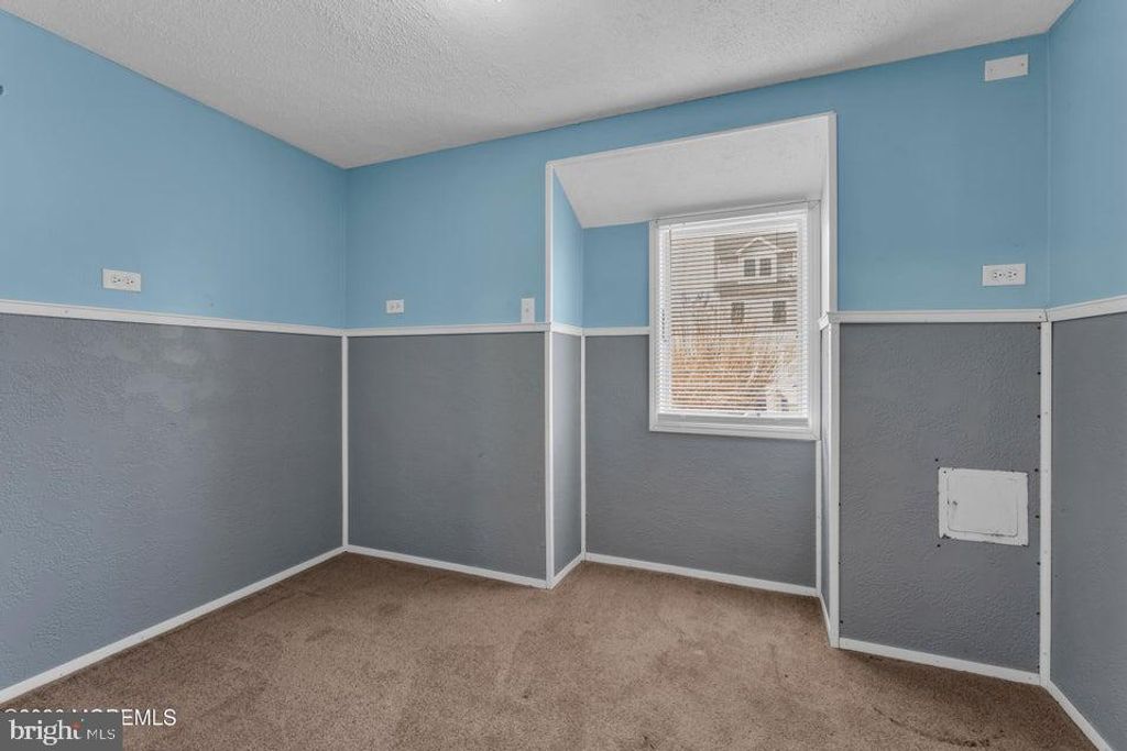 Image 42 of property listing at 143 S CAPTAINS DR, Tuckerton, NJ 08087